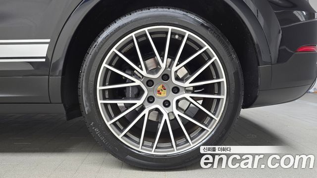 Porsche Cayenne 2020 — photo 7