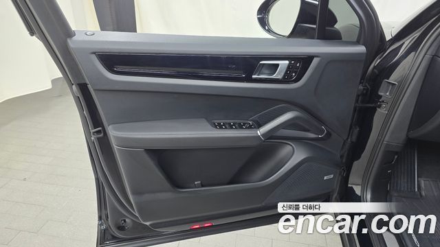Porsche Cayenne 2020 — photo 14