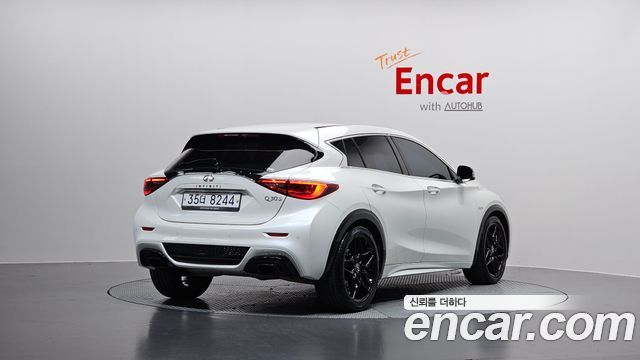 Infiniti Q30 2017 — photo 2