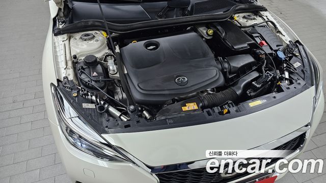 Infiniti Q30 2017 — photo 6