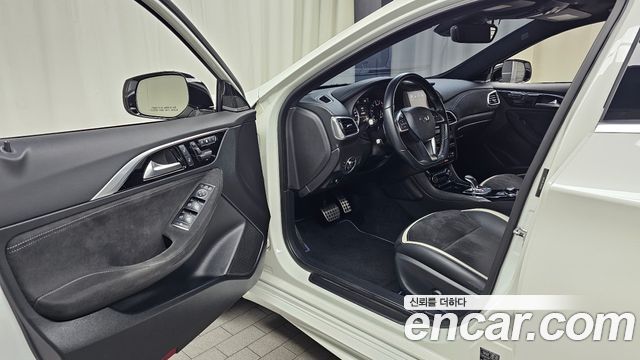 Infiniti Q30 2017 — photo 13