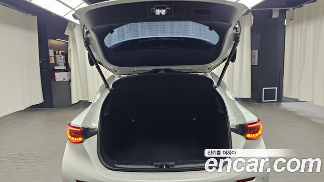 Infiniti Q30 2017 — photo 25