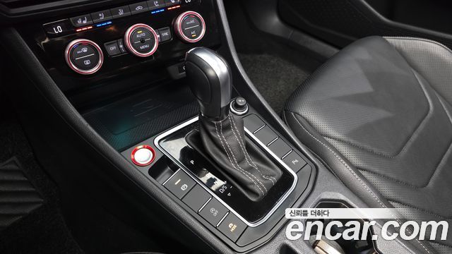 Volkswagen Jetta 2021 — photo 12