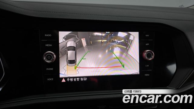 Volkswagen Jetta 2021 — photo 21
