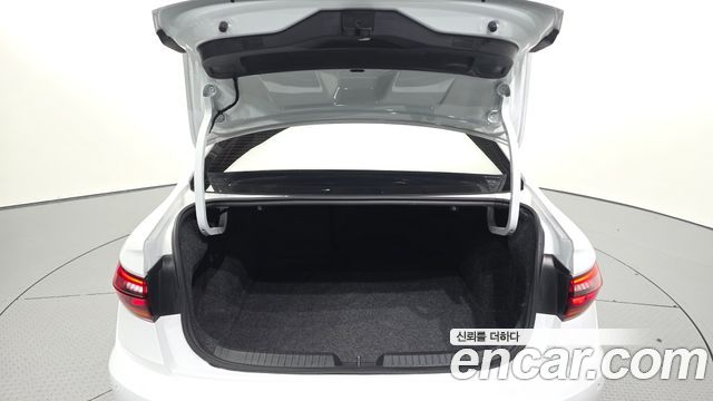 Volkswagen Jetta 2021 — photo 26