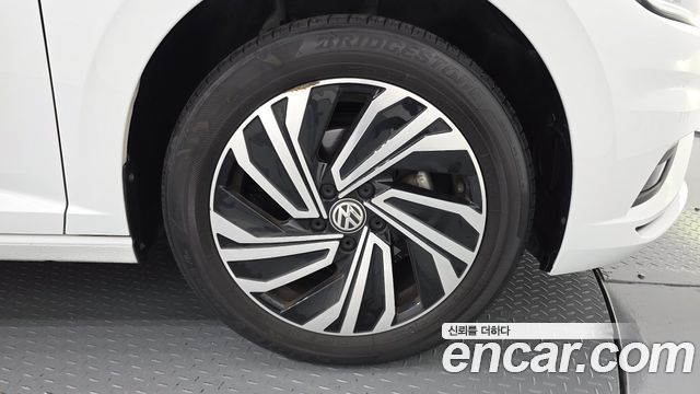 Volkswagen Jetta 2021 — photo 7