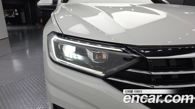 Volkswagen Jetta 2021 — photo 8