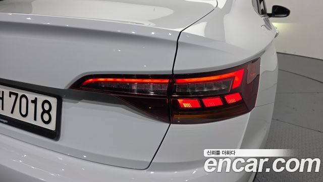 Volkswagen Jetta 2021 — photo 9