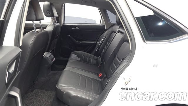 Volkswagen Jetta 2021 — photo 16