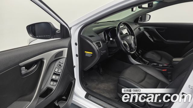 Hyundai AVANTE 2015 — photo 10
