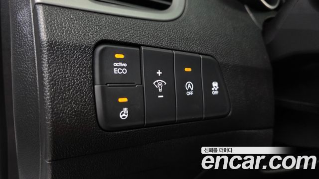 Hyundai AVANTE 2015 — photo 18