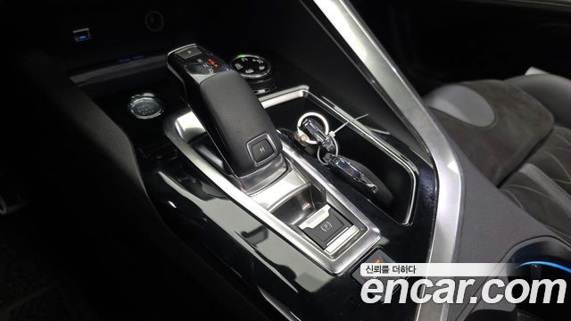 Peugeot 5008 2021 — photo 9