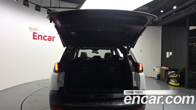 Peugeot 5008 2021 — photo 20