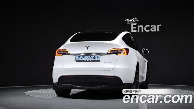 Tesla Model Y 2022 — photo 4