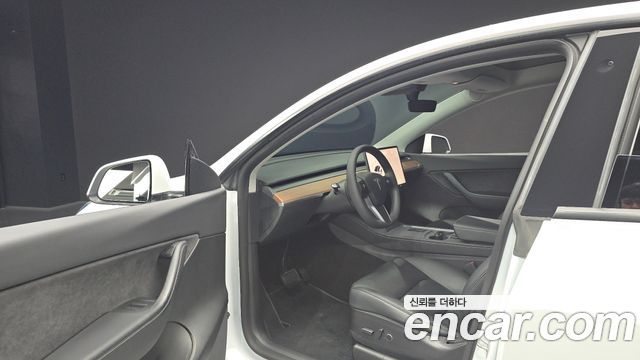 Tesla Model Y 2022 — photo 13