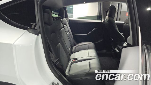 Tesla Model Y 2022 — photo 17