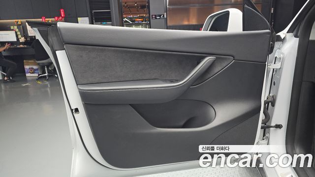 Tesla Model Y 2022 — photo 14