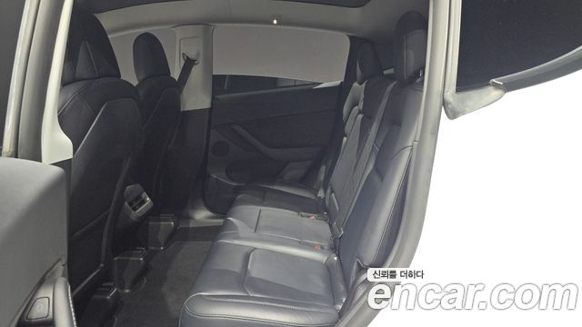 Tesla Model Y 2022 — photo 16