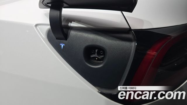 Tesla Model Y 2022 — photo 32