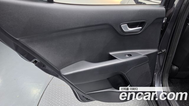 Kia Stonic 2019 — photo 15