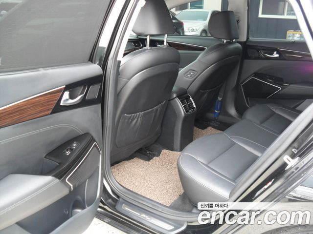 Kia K7 2019 — photo 9