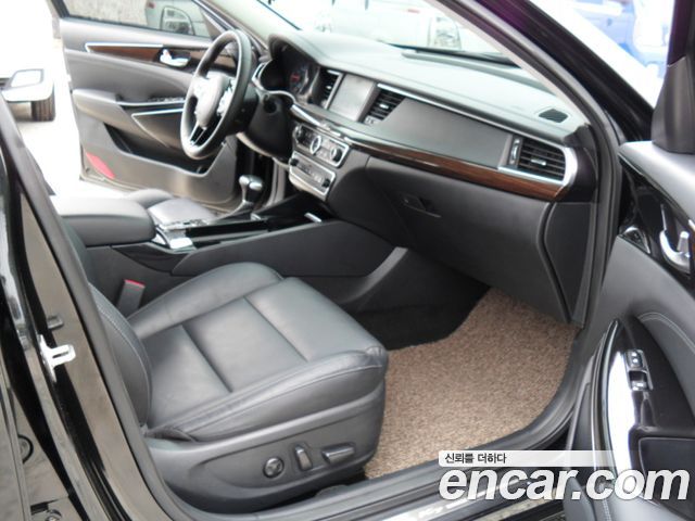 Kia K7 2019 — photo 10