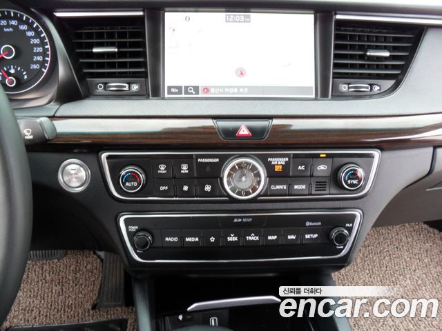 Kia K7 2019 — photo 17