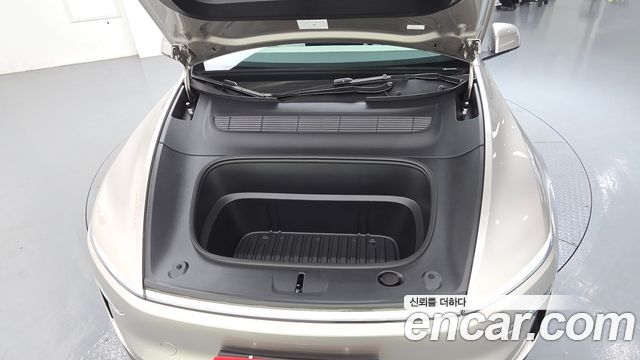 Tesla Model Y 2026 — photo 6