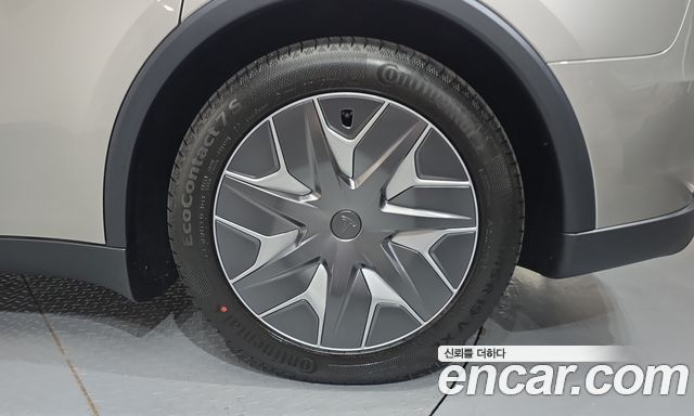 Tesla Model Y 2026 — photo 7