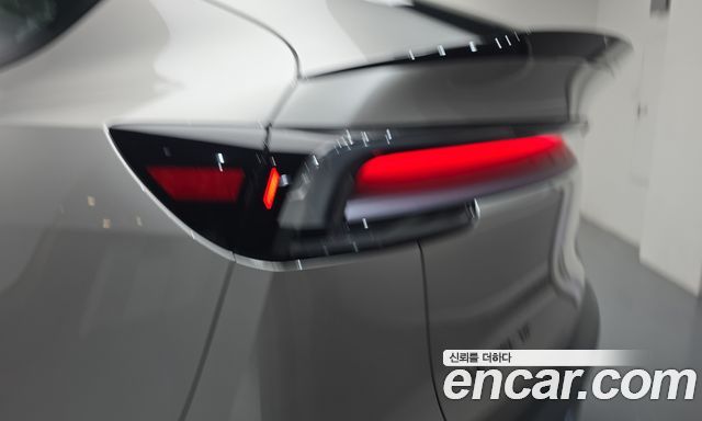 Tesla Model Y 2026 — photo 9
