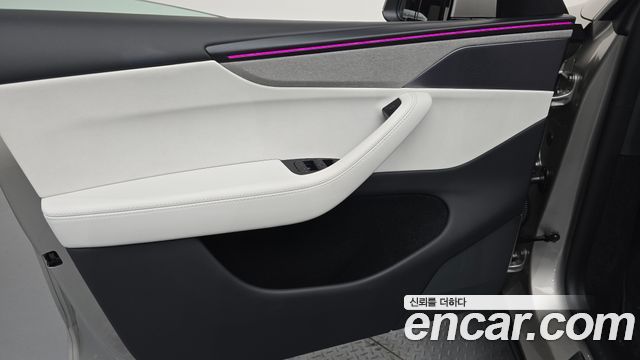 Tesla Model Y 2026 — photo 14