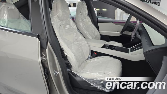 Tesla Model Y 2026 — photo 16