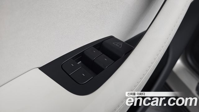 Tesla Model Y 2026 — photo 27
