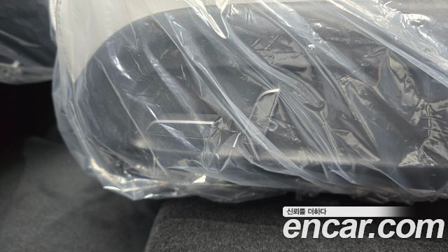 Tesla Model Y 2026 — photo 35