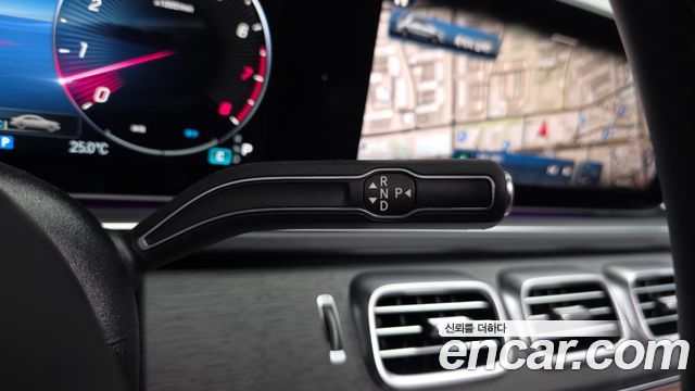 Mercedes-Benz GLE-Class 2025 — photo 12