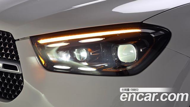 Mercedes-Benz GLE-Class 2025 — photo 8