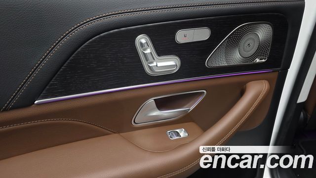 Mercedes-Benz GLE-Class 2025 — photo 30