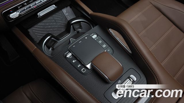 Mercedes-Benz GLE-Class 2025 — photo 35