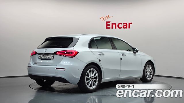 Mercedes-Benz A-Class 2019 — photo 2