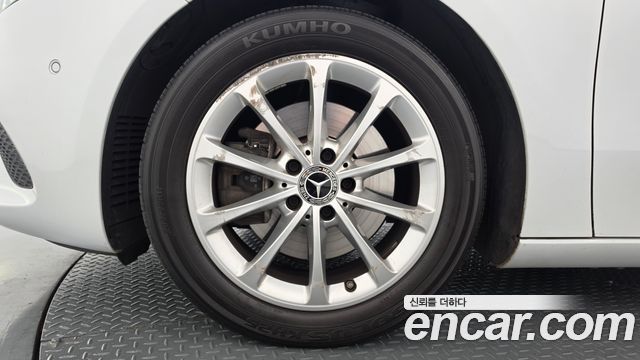 Mercedes-Benz A-Class 2019 — photo 5