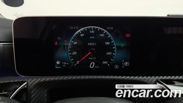 Mercedes-Benz A-Class 2019 — photo 11