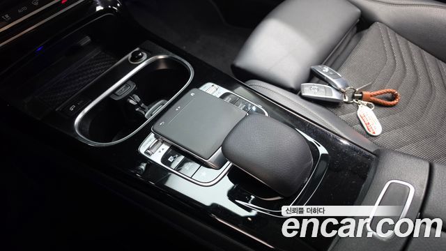 Mercedes-Benz A-Class 2019 — photo 12