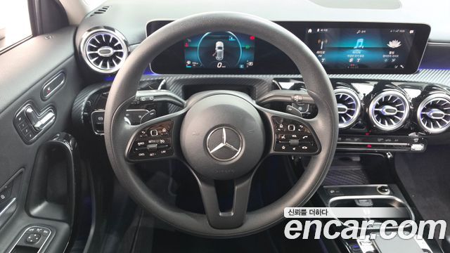 Mercedes-Benz A-Class 2019 — photo 19