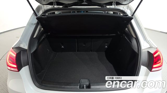 Mercedes-Benz A-Class 2019 — photo 21