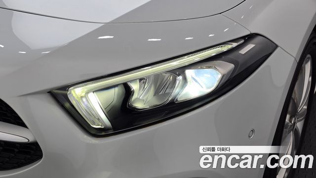 Mercedes-Benz A-Class 2019 — photo 8