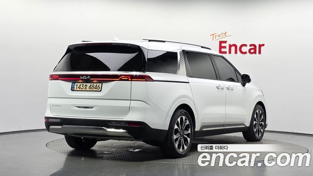 Kia Canival 2023 — photo 2