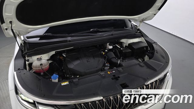 Kia Canival 2023 — photo 6