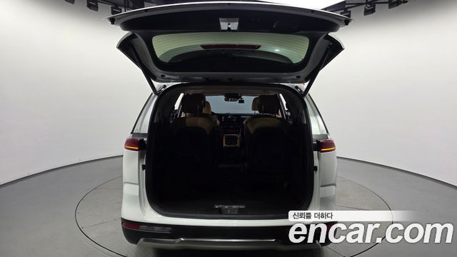 Kia Canival 2023 — photo 26