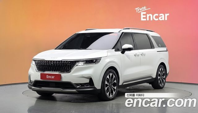 Kia Canival 2023 — photo 1