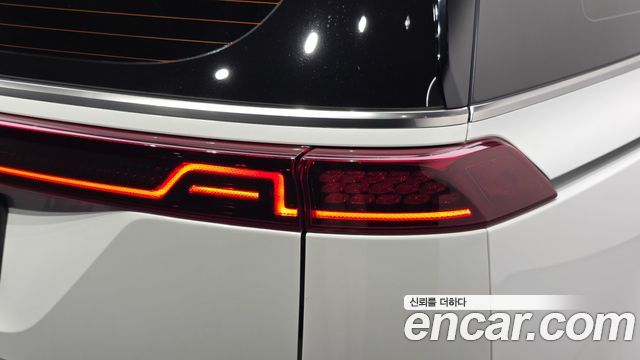 Kia Canival 2023 — photo 9